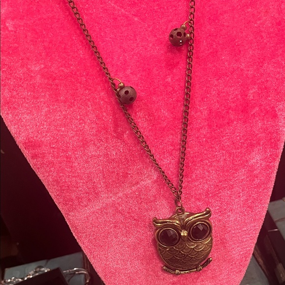 Antique Gold Owl Pendant Necklace - Picture 1 of 3